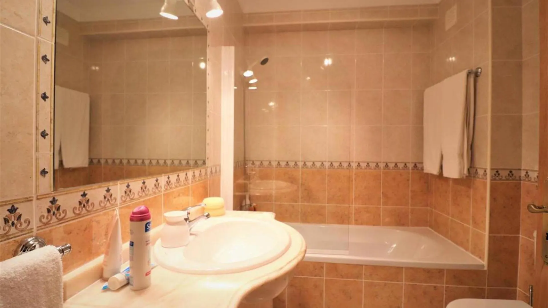 Stylish 2Br Apartment With Pool Parking & Wifi Albufeira