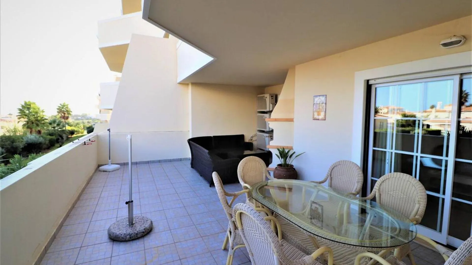 Stylish 2Br Apartment With Pool Parking & Wifi Albufeira