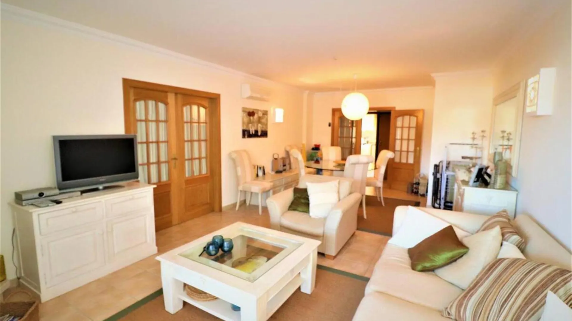 Stylish 2Br Apartment With Pool Parking & Wifi Albufeira 0*,  Portugal