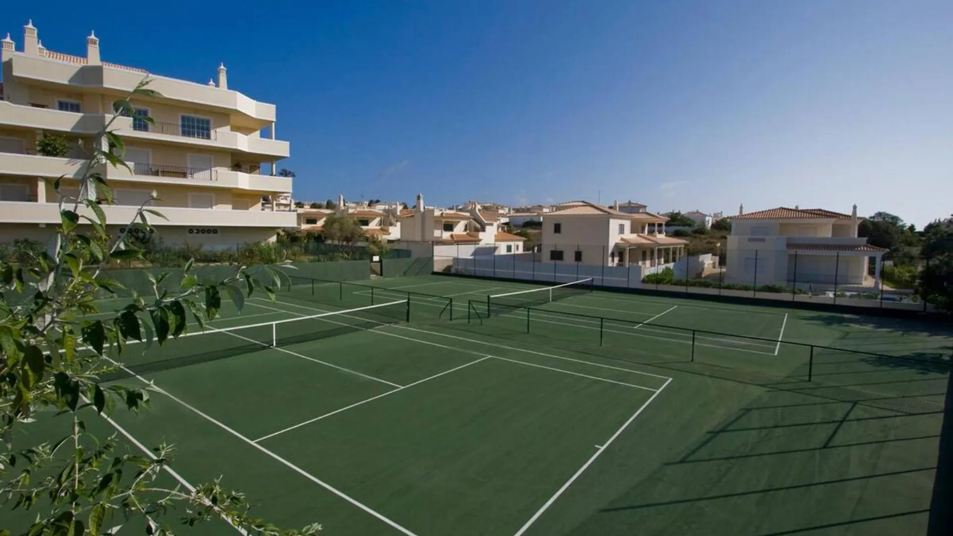 Stylish 2Br Apartment With Pool Parking & Wifi Albufeira
