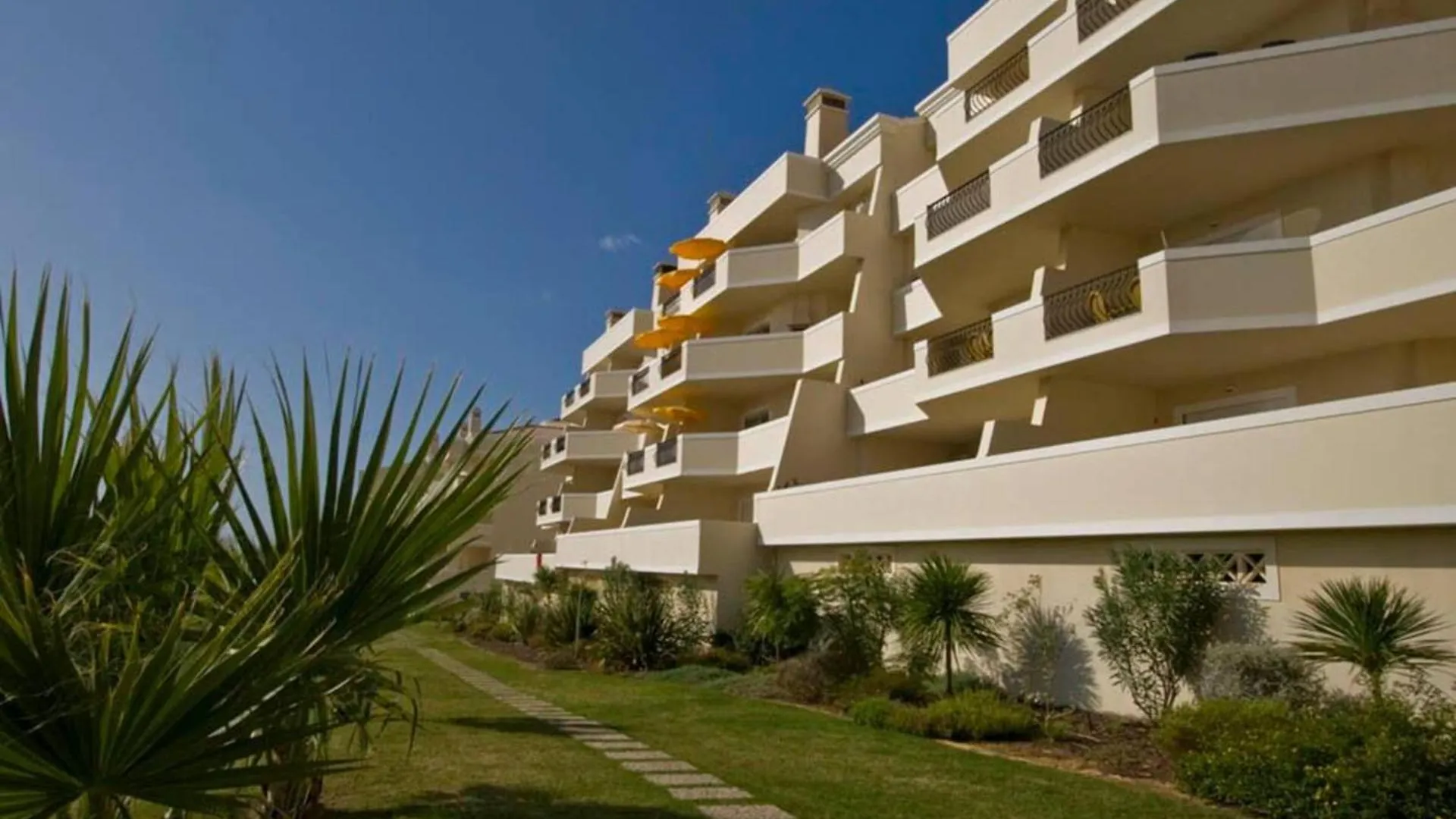 Stylish 2Br Apartment With Pool Parking & Wifi Albufeira Portugal